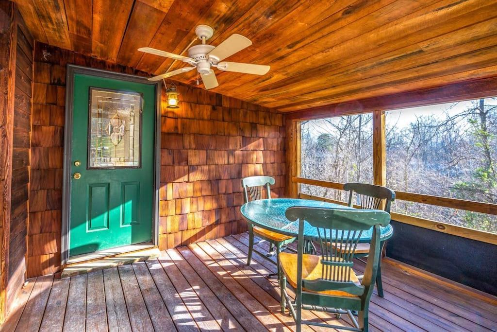 Dog Friendly! Views! Hot Tub! Close To Pf! Gsmnp Sevierville Exterior photo