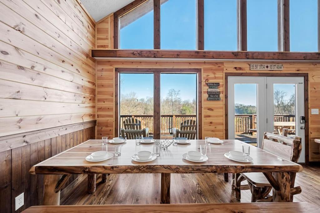 Dog Friendly! Views! Hot Tub! Close To Pf! Gsmnp Sevierville Exterior photo